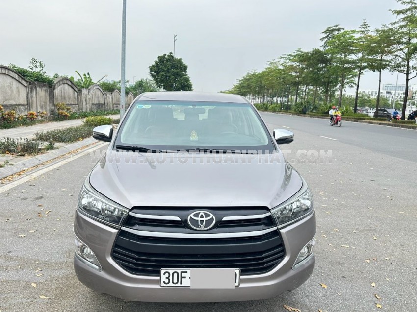 Toyota Innova 2.0E