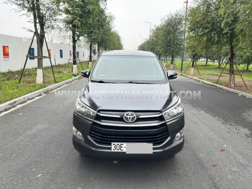 Toyota Innova 2.0E