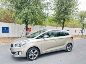 Xe Kia Rondo GAT 2015