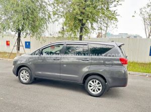 Xe Toyota Innova 2.0E 2016