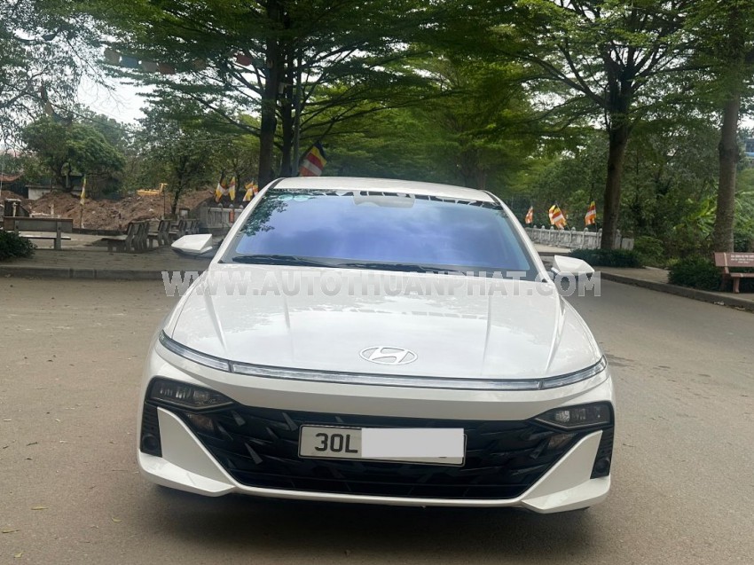 Hyundai Accent Cao cấp 1.5 AT