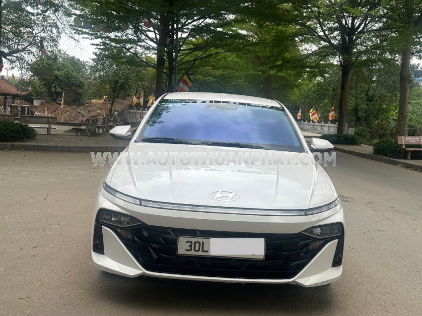 Hyundai Accent Cao cấp 1.5 AT 2024
